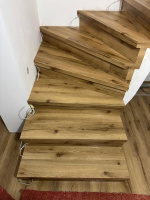  Vinylové schody s nosem BUKOMA - podlaha zákazníka